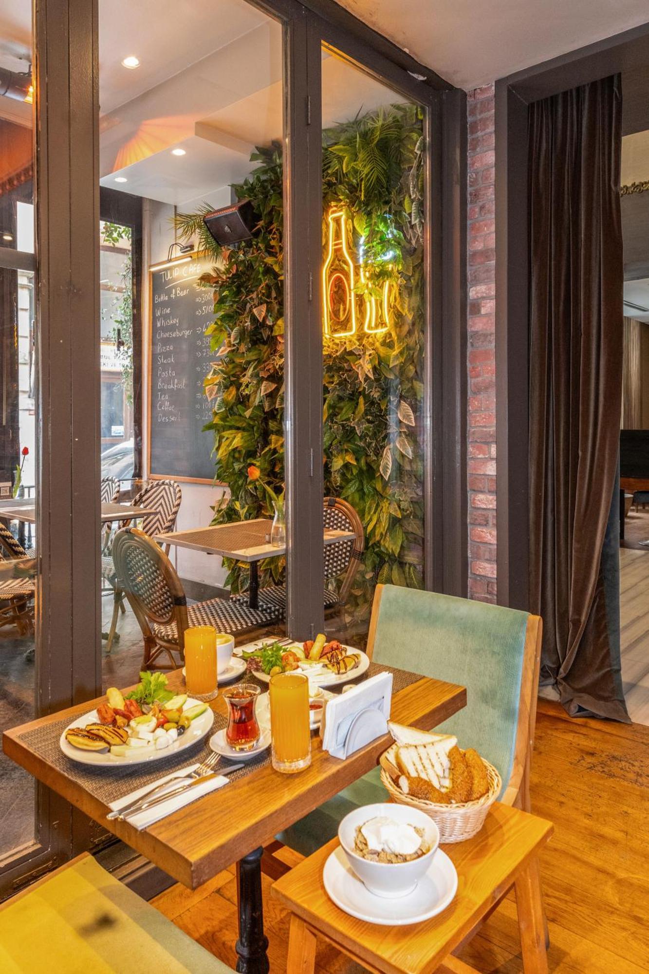 Pera Tulip & - Taksim Pera Center 4*